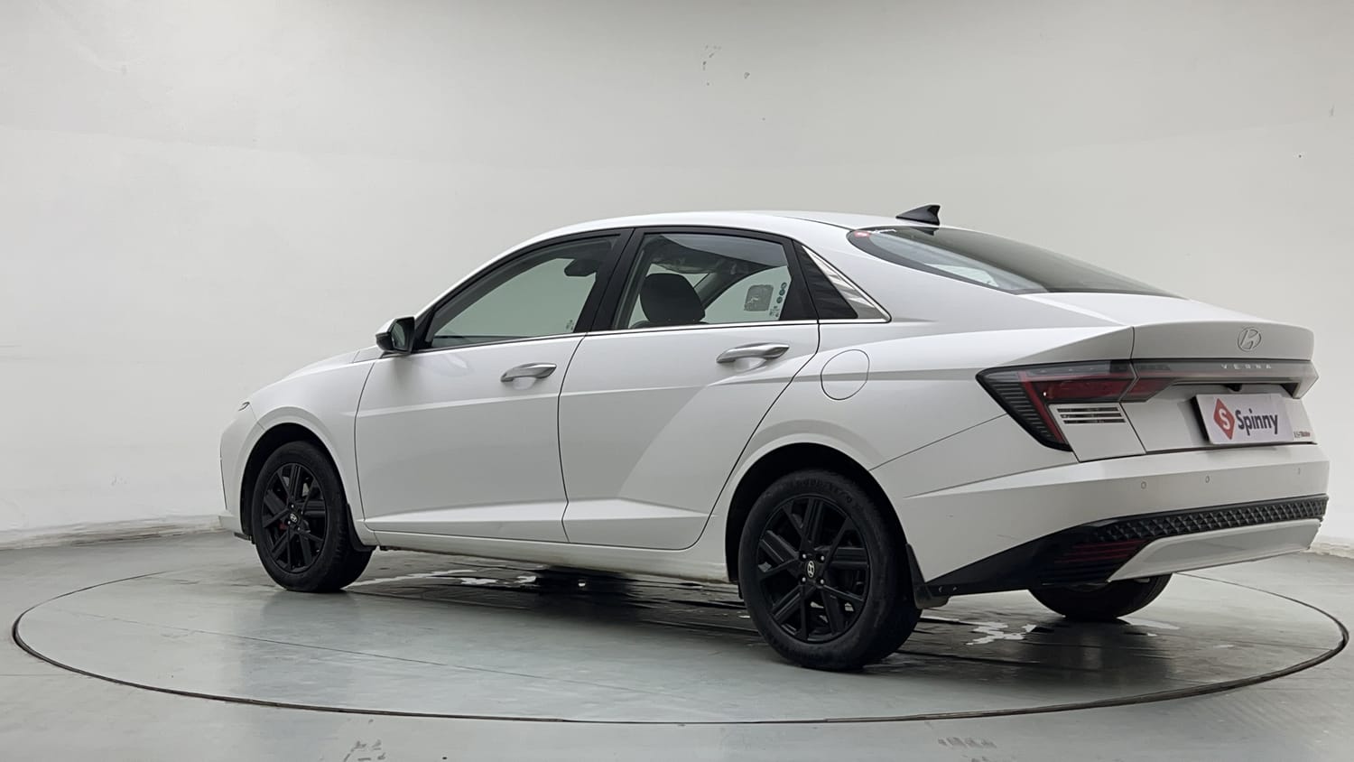 Used 2023 Hyundai Verna SX (O) 1.5 Turbo Petrol MT Petrol Manual exterior LEFT REAR CORNER VIEW