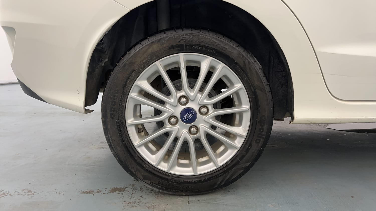 Used 2021 Ford Figo Aspire Titanium 1.2 Ti-VCT Petrol Manual tyres RIGHT REAR TYRE RIM VIEW