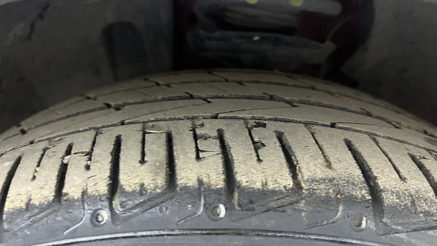 Used 2022 Volkswagen Tiguan Elegance 2.0 TSI DSG Petrol Automatic tyres LEFT FRONT TYRE TREAD VIEW