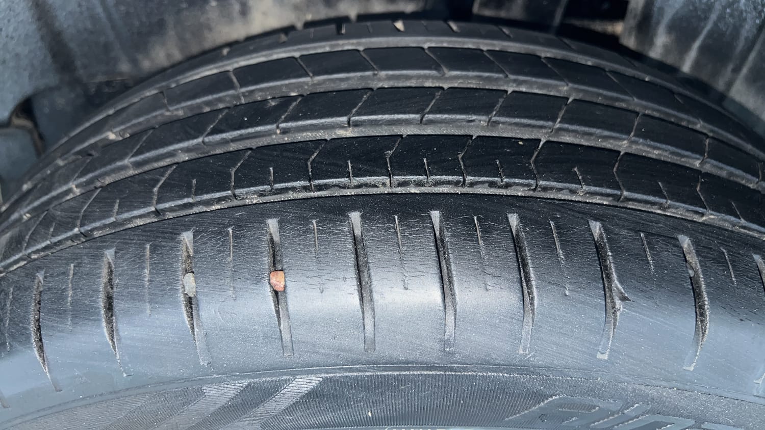 Used 2022 Maruti Suzuki Baleno Zeta MT Petrol Manual tyres LEFT REAR TYRE TREAD VIEW