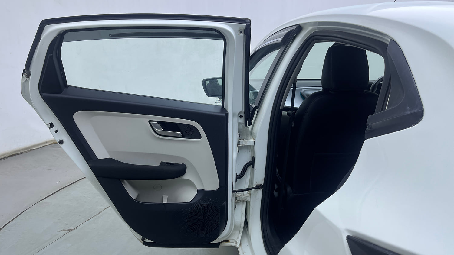 Used 2023 Tata Altroz XZ Plus Diesel Diesel Manual interior LEFT REAR DOOR OPEN VIEW