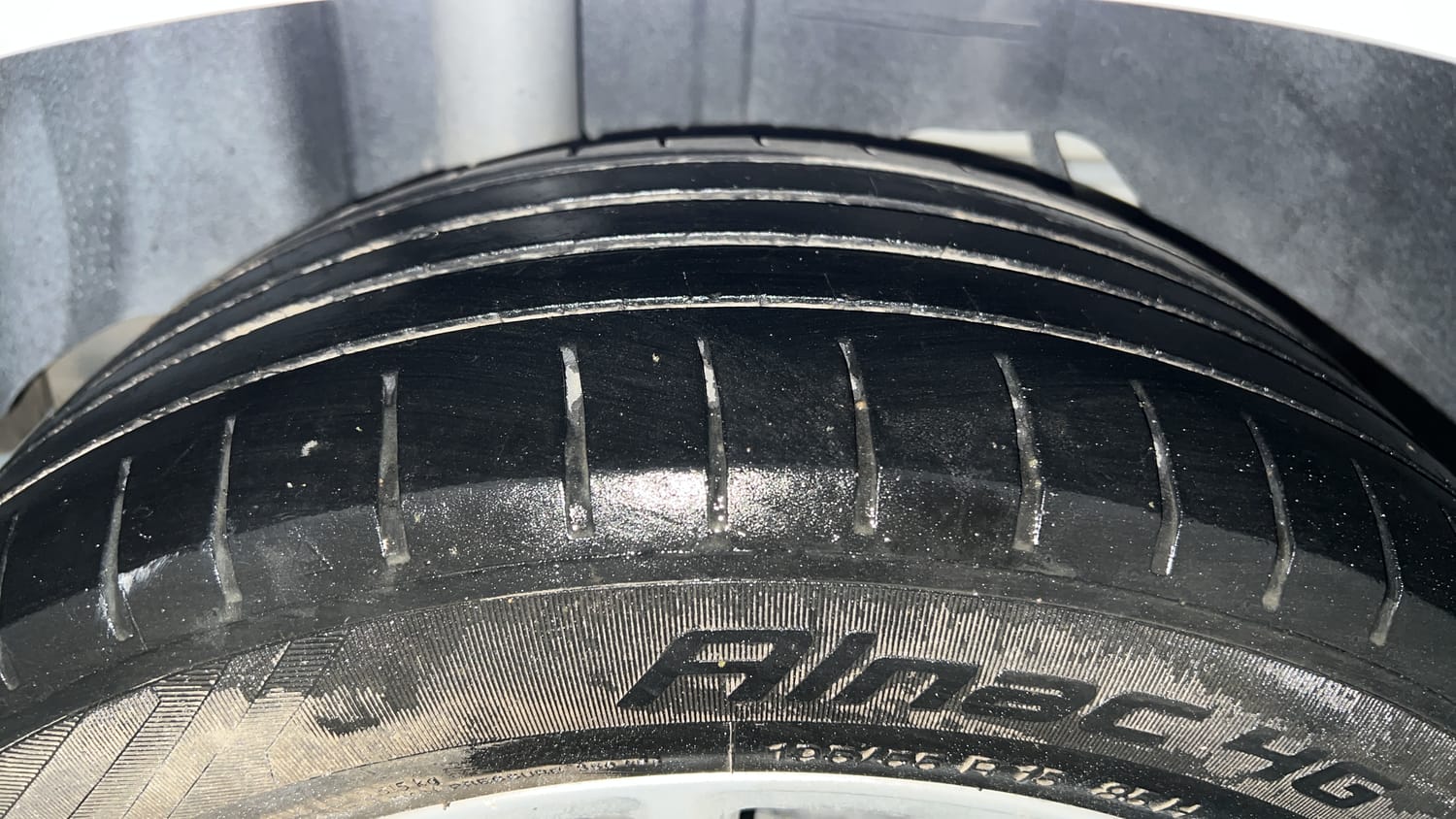 Used 2021 Ford Figo Aspire Titanium 1.2 Ti-VCT Petrol Manual tyres RIGHT REAR TYRE TREAD VIEW