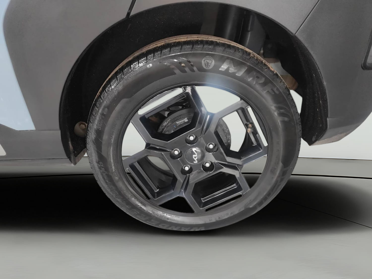 Used 2025 Kia Syros HTX 1.0 Turbo 6MT Petrol Manual tyres LEFT REAR TYRE RIM VIEW