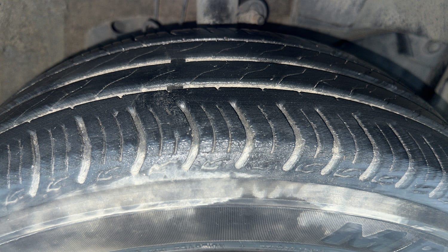 Used 2024 Honda Amaze VX 1.2 Petrol MT Petrol Manual tyres RIGHT FRONT TYRE TREAD VIEW
