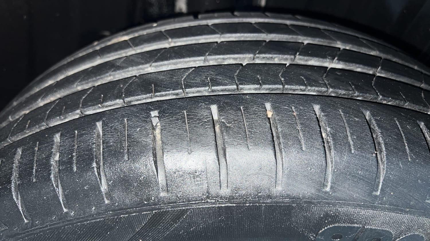 Used 2022 Maruti Suzuki Baleno Zeta MT Petrol Manual tyres RIGHT REAR TYRE TREAD VIEW