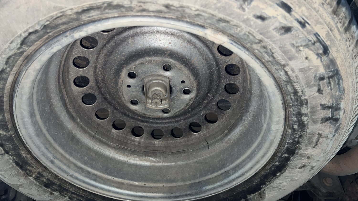 Used 2022 Mahindra Scorpio N Z8 L Diesel AT 4WD 7 STR Diesel Automatic tyres SPARE TYRE VIEW