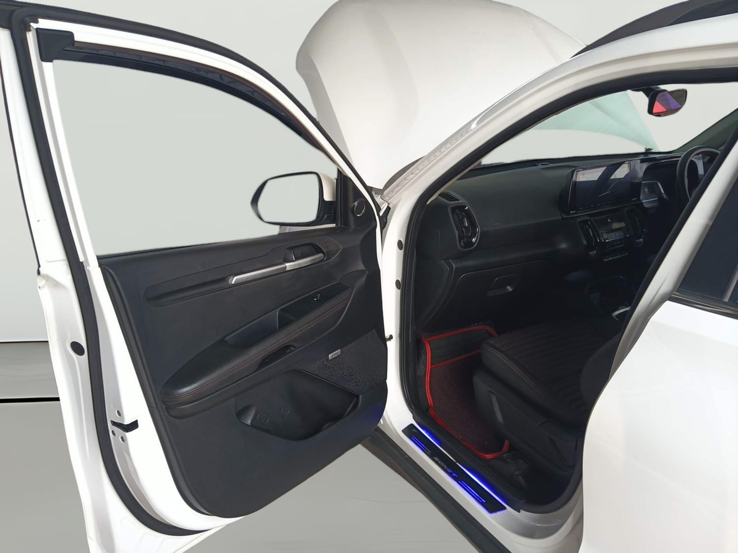 Used 2020 Kia Sonet GTX Plus 1.5 Diesel Manual interior LEFT FRONT DOOR OPEN VIEW