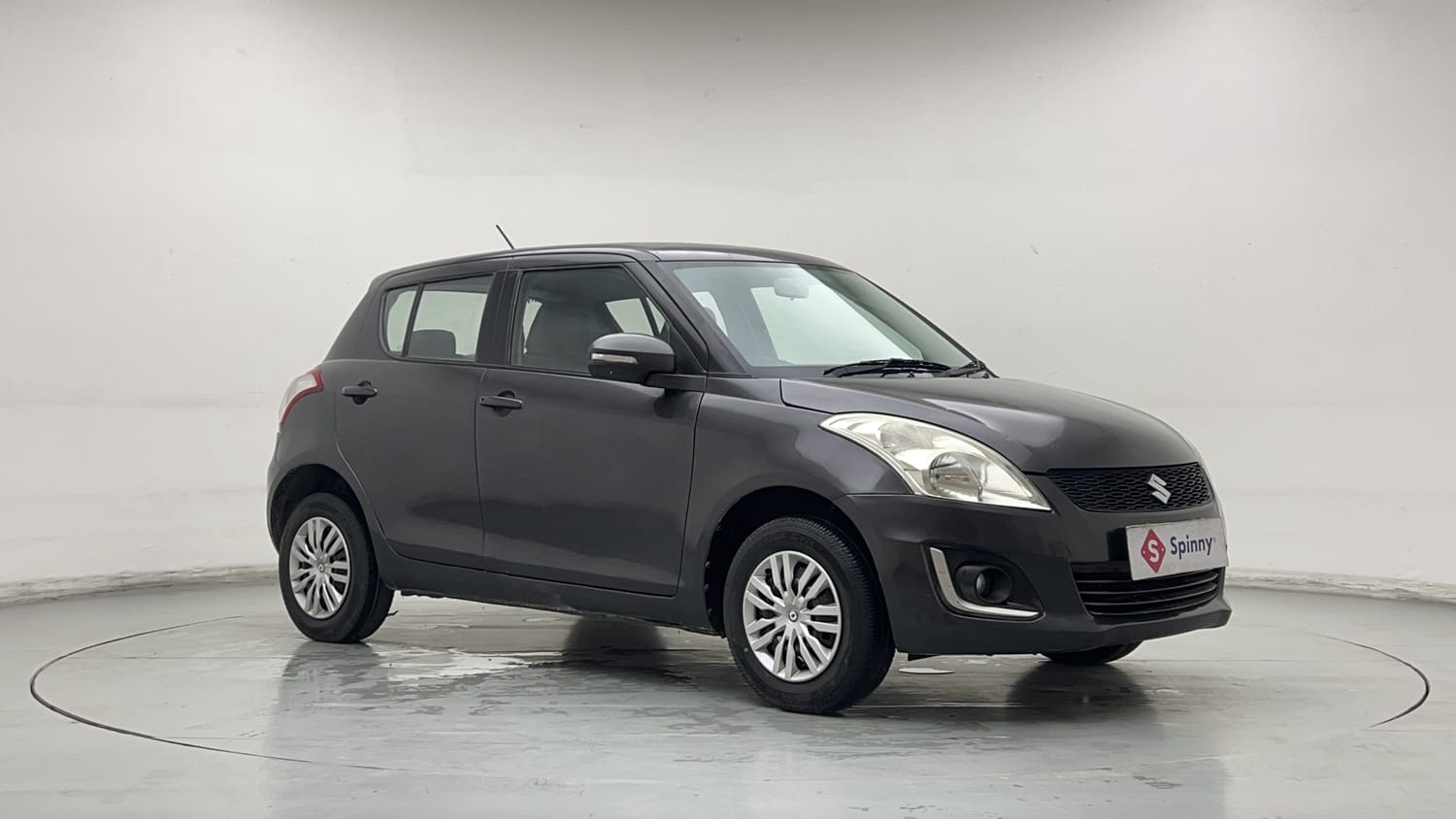 Used 2015 Maruti Suzuki Swift VXi Petrol Manual exterior RIGHT FRONT CORNER VIEW
