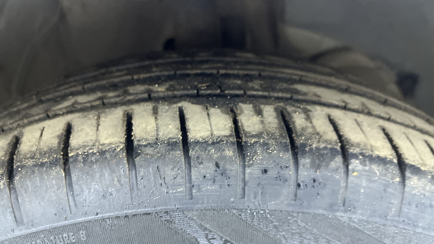 Used 2023 Maruti Suzuki Swift ZXi Plus Petrol Manual tyres RIGHT FRONT TYRE TREAD VIEW