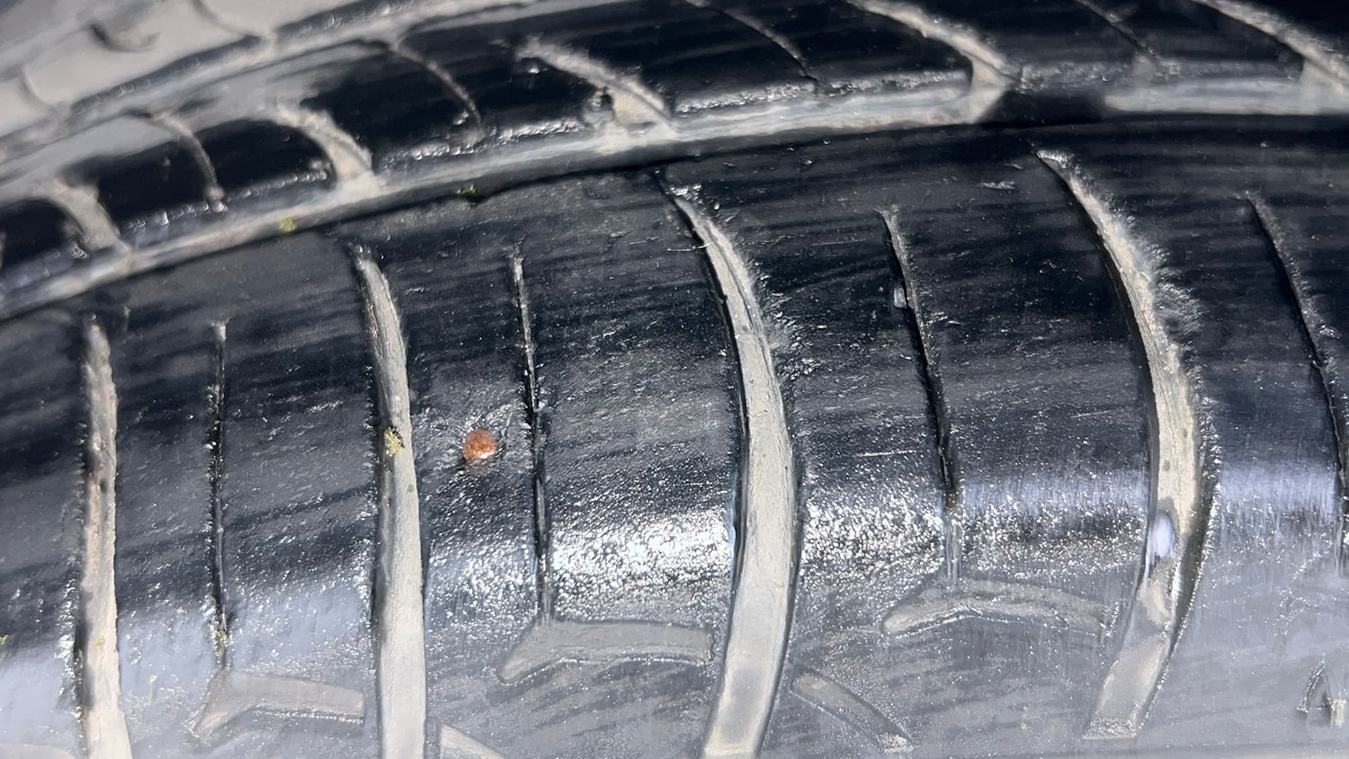 Used 2018 Hyundai Elite i20 Asta 1.2 Petrol Manual tyres LEFT FRONT TYRE TREAD VIEW