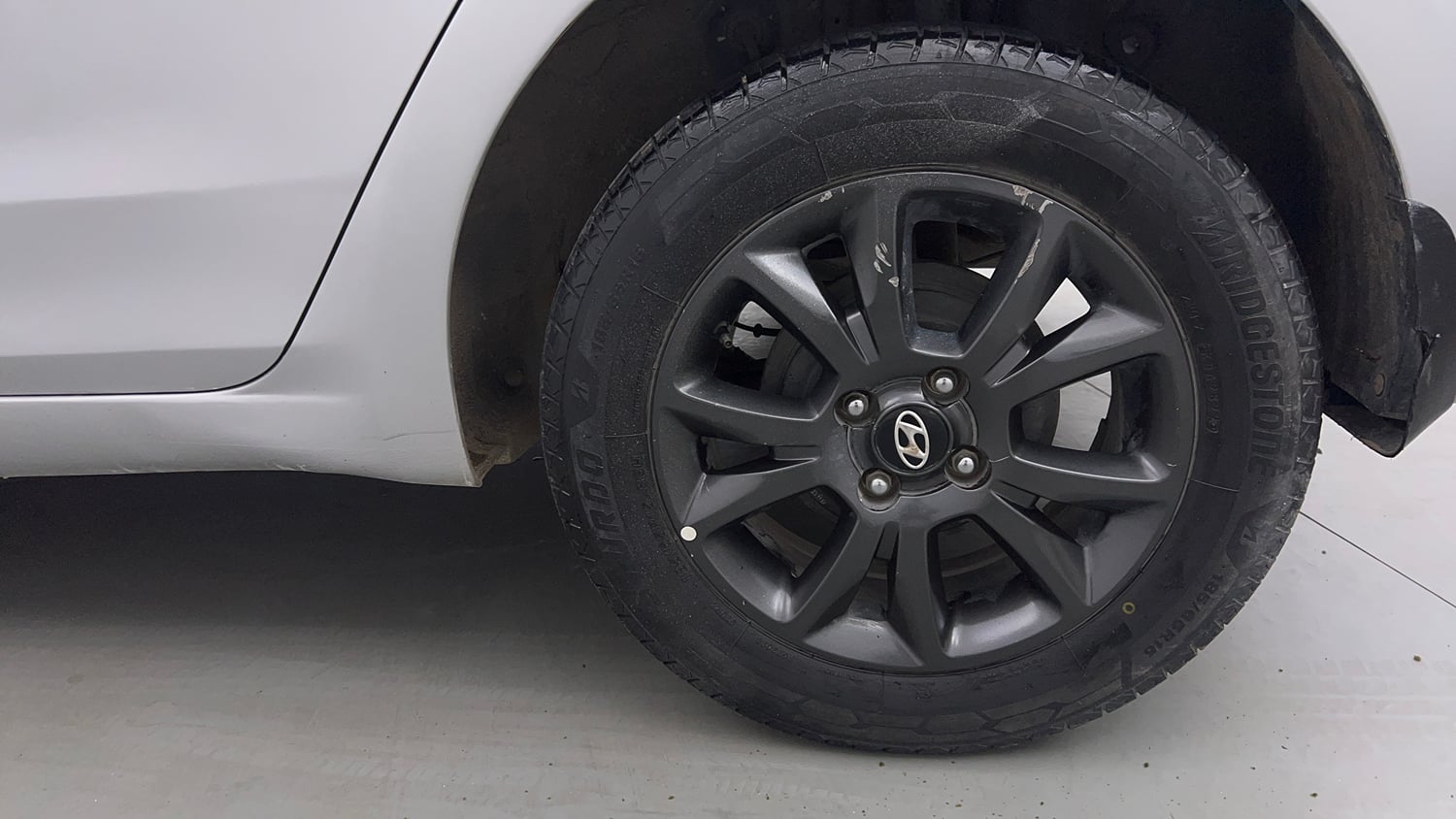 Used 2018 Hyundai Elite i20 Asta 1.2 Petrol Manual tyres LEFT REAR TYRE RIM VIEW