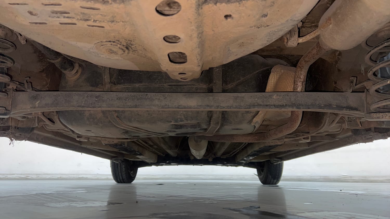 Used 2015 Maruti Suzuki Swift VXi Petrol Manual extra REAR UNDERBODY VIEW (TAKEN FROM REAR)