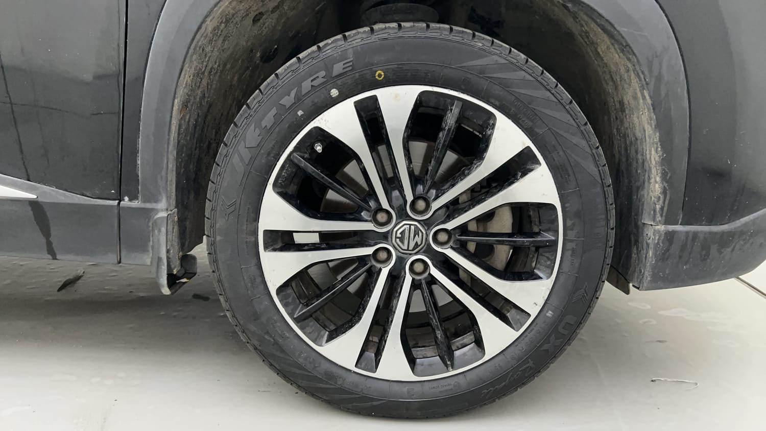 Used 2021 MG Motors Hector Sharp 1.5 Petrol Turbo DCT Petrol Automatic tyres RIGHT FRONT TYRE RIM VIEW