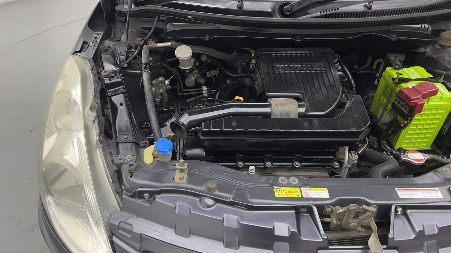 Used 2015 Maruti Suzuki Swift VXi Petrol Manual engine ENGINE RIGHT SIDE VIEW