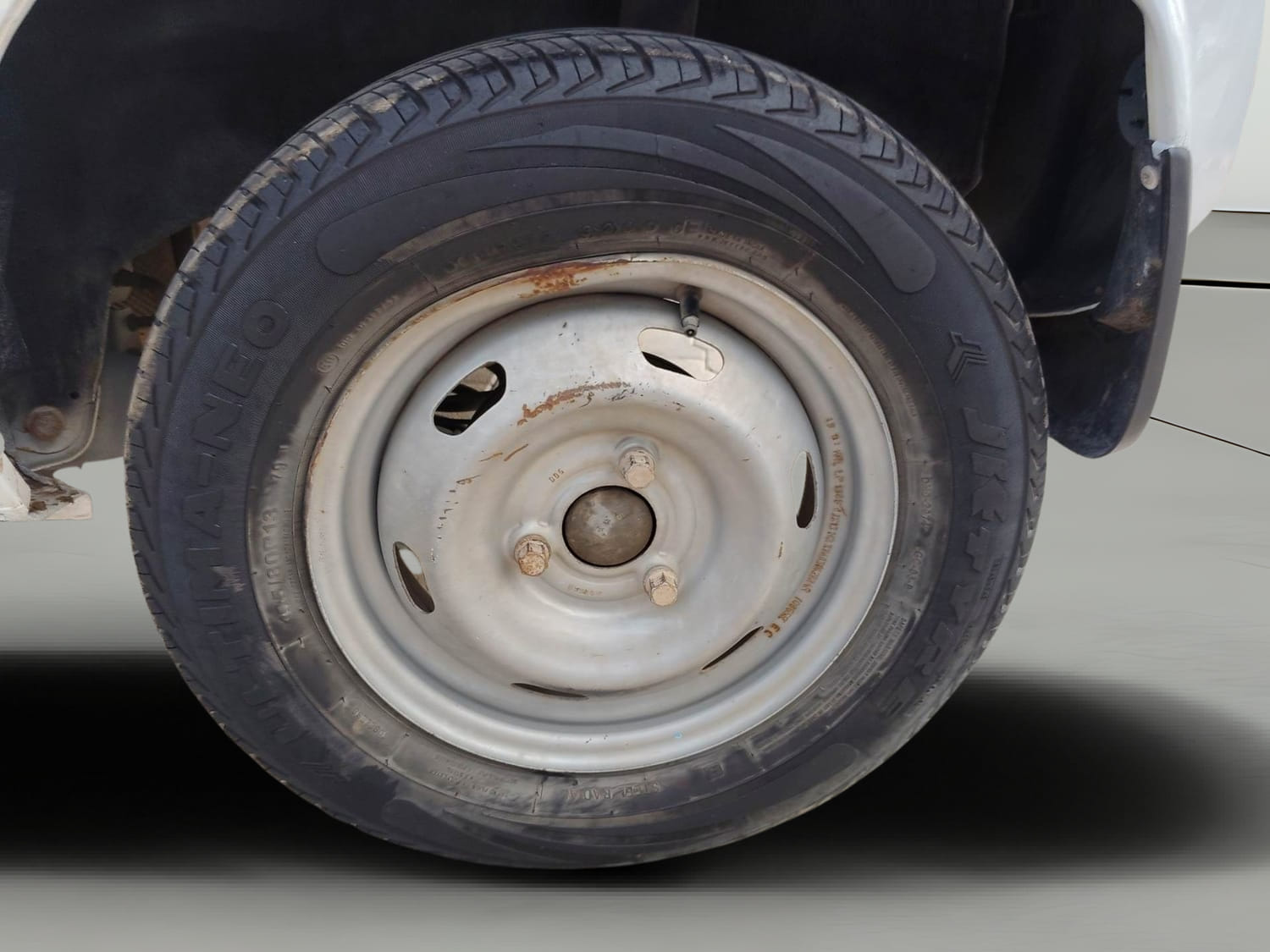 Used 2020 Datsun Redi-GO A Petrol Manual tyres LEFT REAR TYRE RIM VIEW