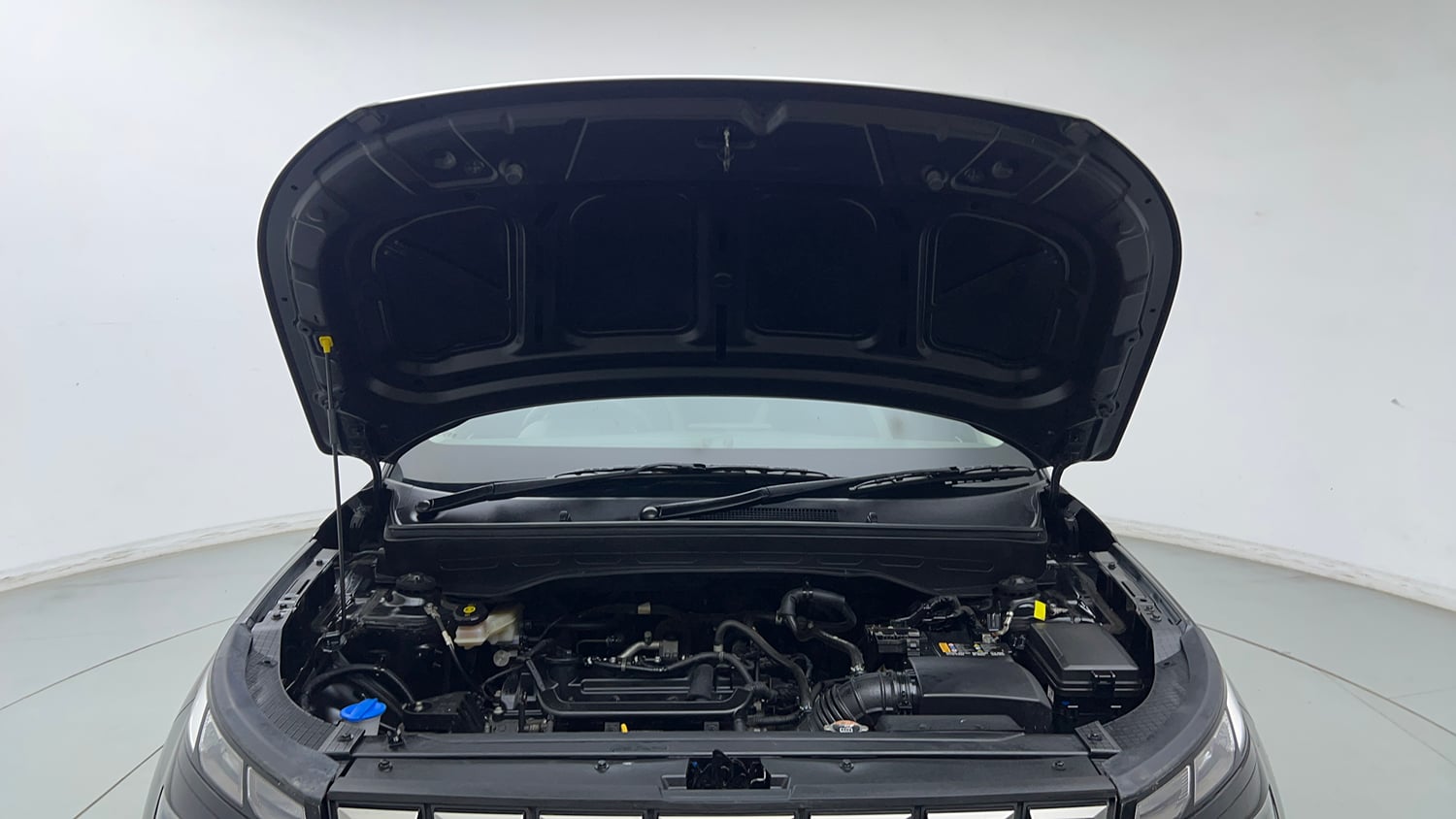 Used 2024 Hyundai Venue S (O) 1.2 Petrol Petrol Manual engine ENGINE & BONNET OPEN FRONT VIEW