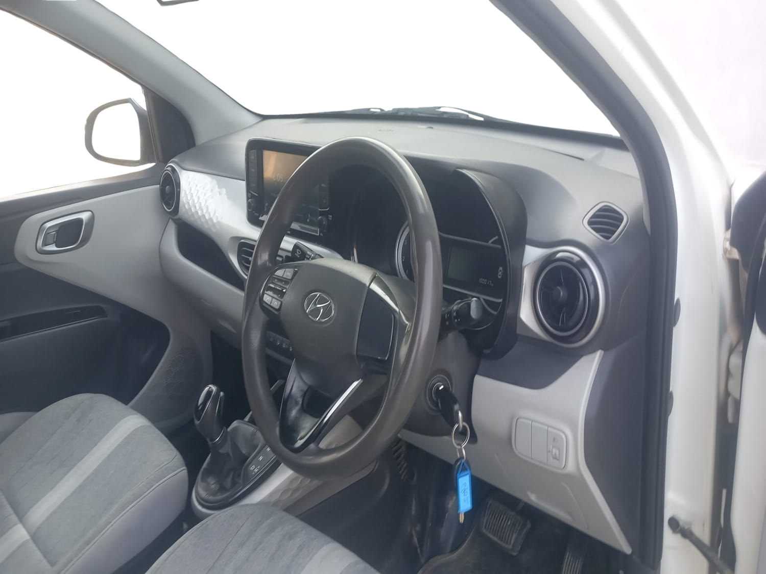 Used 2020 Hyundai Grand i10 Nios Sportz AMT 1.2 Kappa VTVT Petrol Automatic interior DASHBOARD VIEW