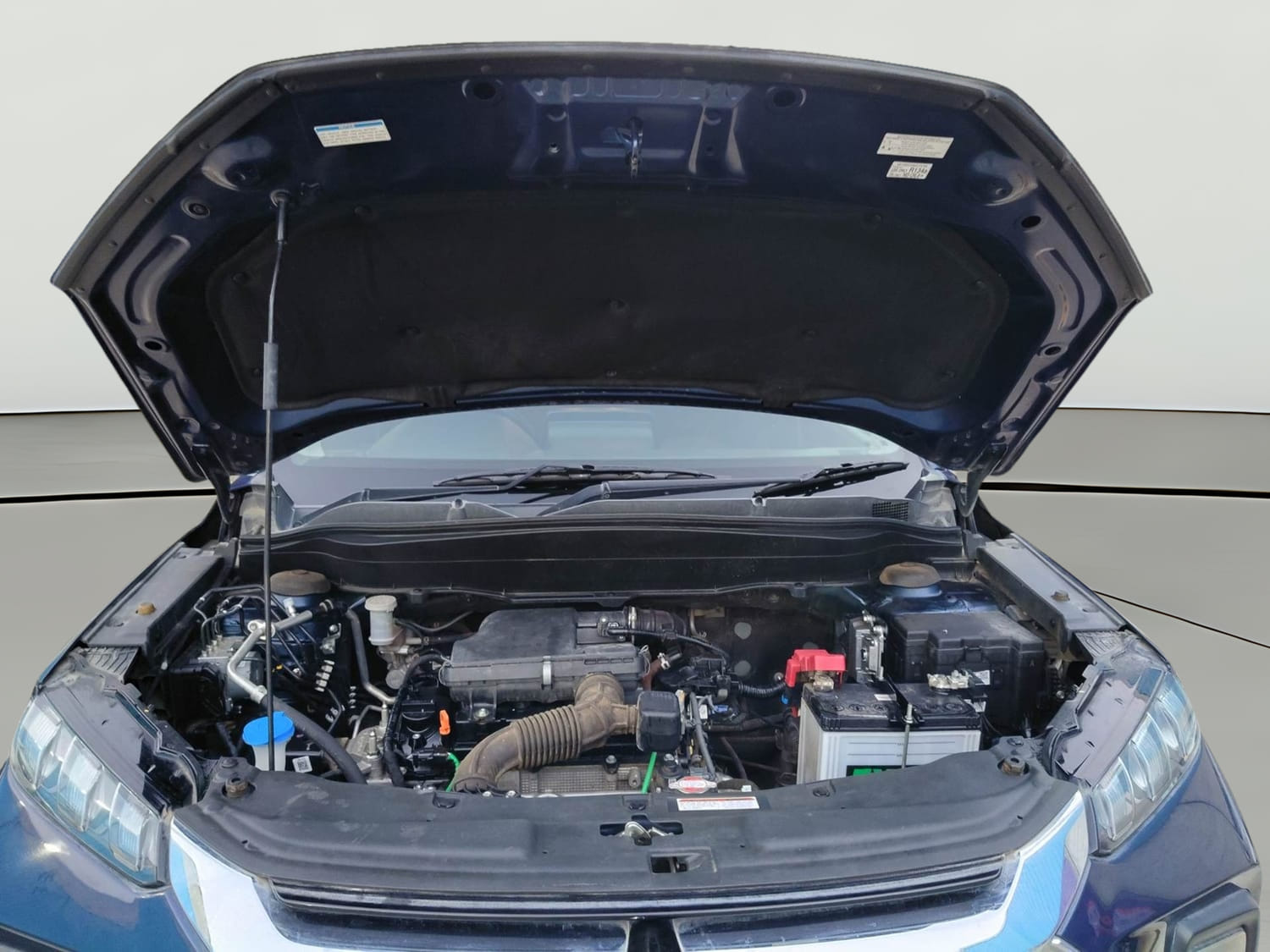 Used 2023 Maruti Suzuki Grand Vitara Zeta Smart Hybrid Petrol Manual engine ENGINE & BONNET OPEN FRONT VIEW