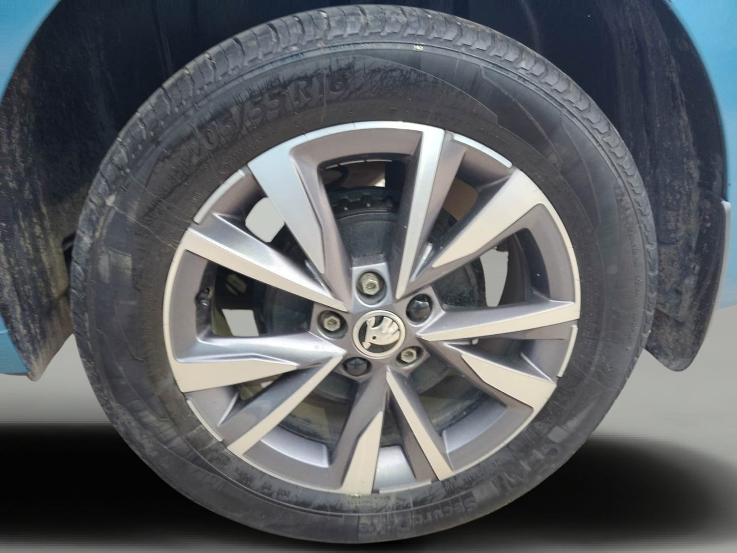 Used 2022 Skoda Slavia Style 1.0L TSI AT Petrol Automatic tyres LEFT REAR TYRE RIM VIEW