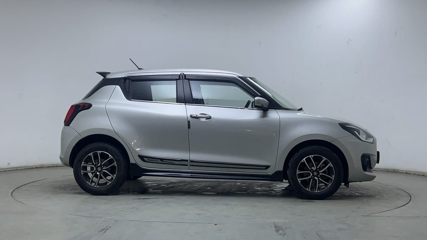 Used 2023 Maruti Suzuki Swift ZXi Plus Petrol Manual exterior RIGHT SIDE VIEW