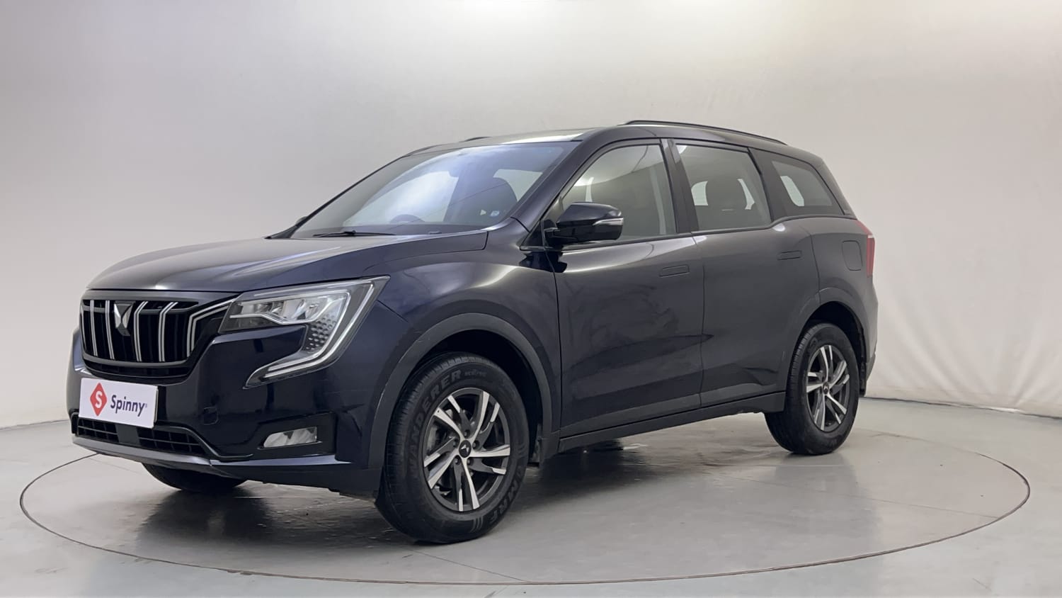2025 Mahindra XUV700 AX5 Petrol AT 7 STR