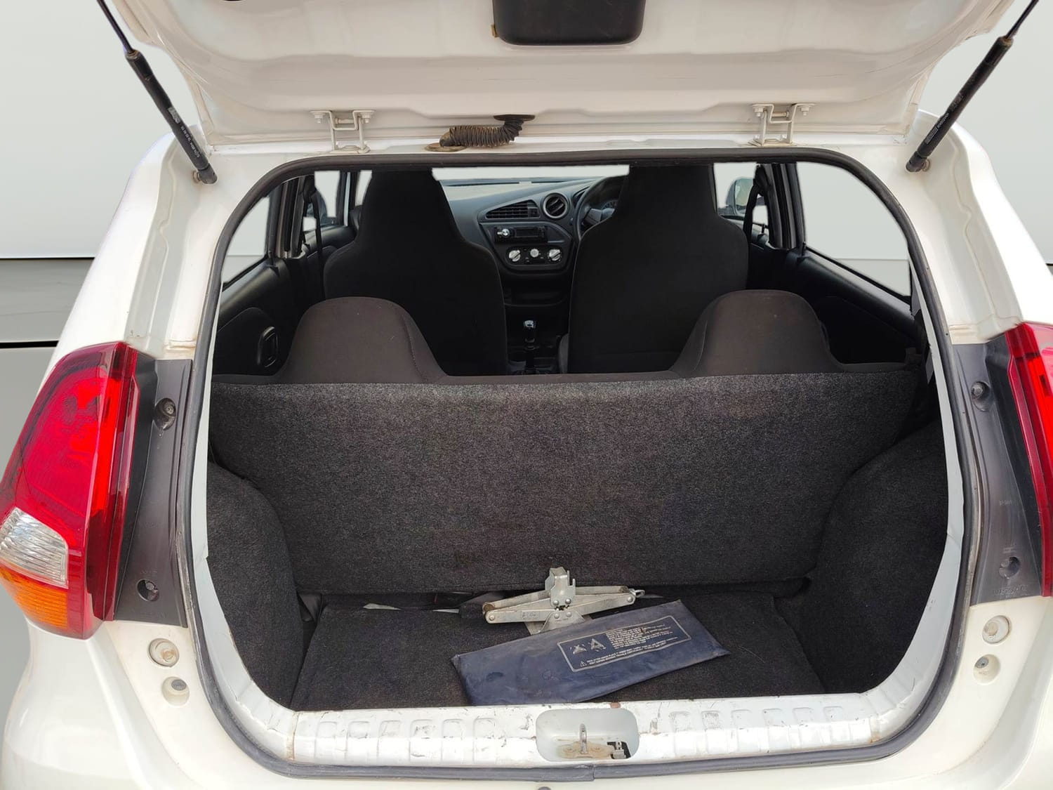 Used 2020 Datsun Redi-GO A Petrol Manual interior DICKY INSIDE VIEW
