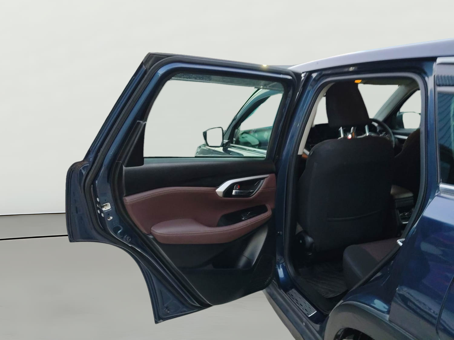 Used 2023 Maruti Suzuki Grand Vitara Zeta Smart Hybrid Petrol Manual interior LEFT REAR DOOR OPEN VIEW