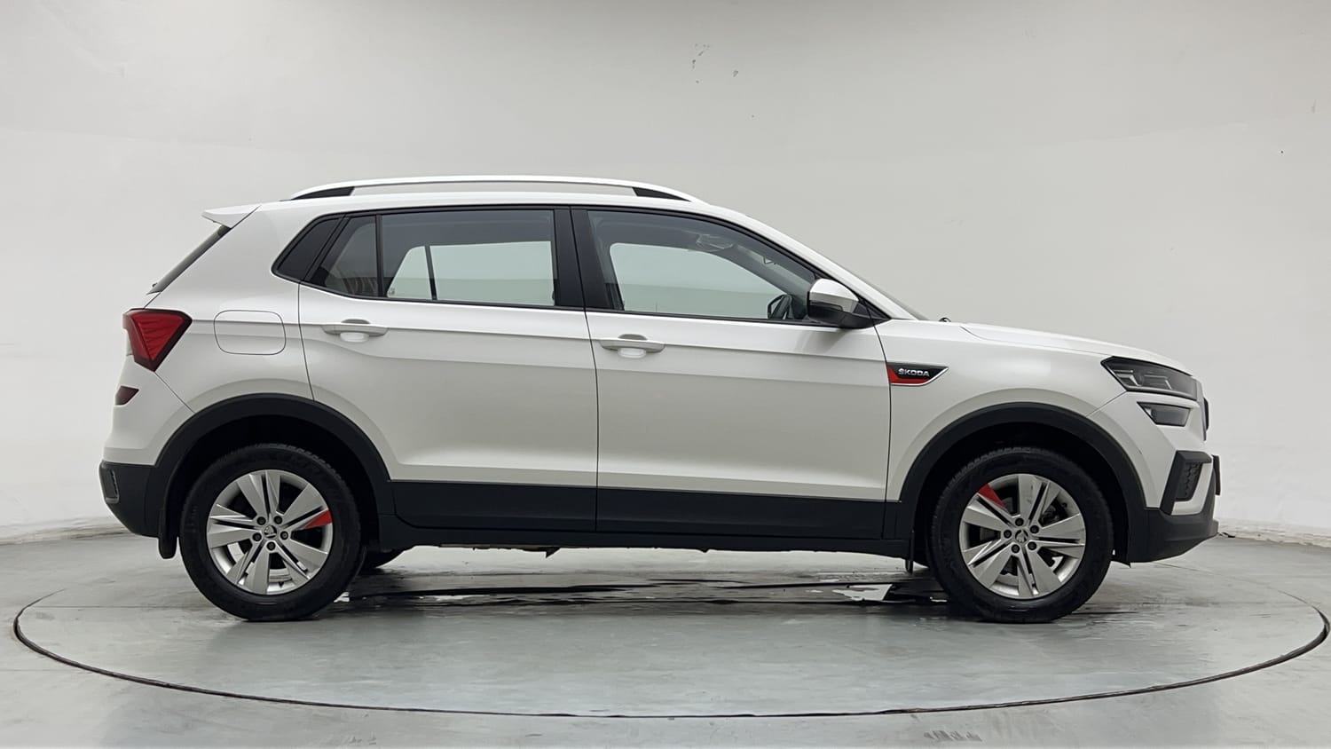 2023 Skoda Kushaq Ambition 1.0L TSI MT-5