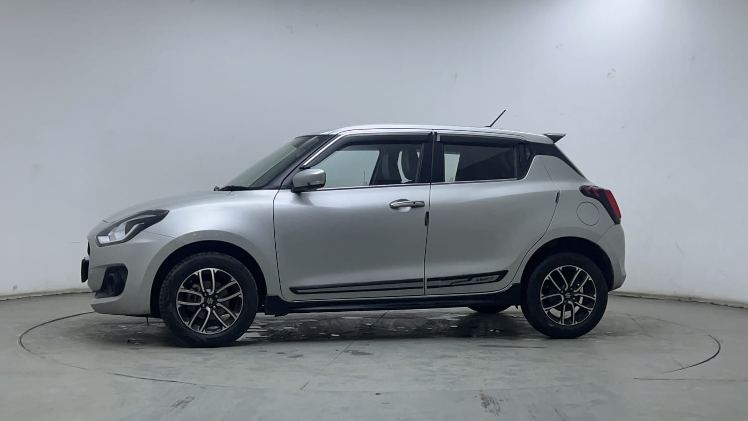 Used 2023 Maruti Suzuki Swift ZXi Plus Petrol Manual exterior LEFT SIDE VIEW