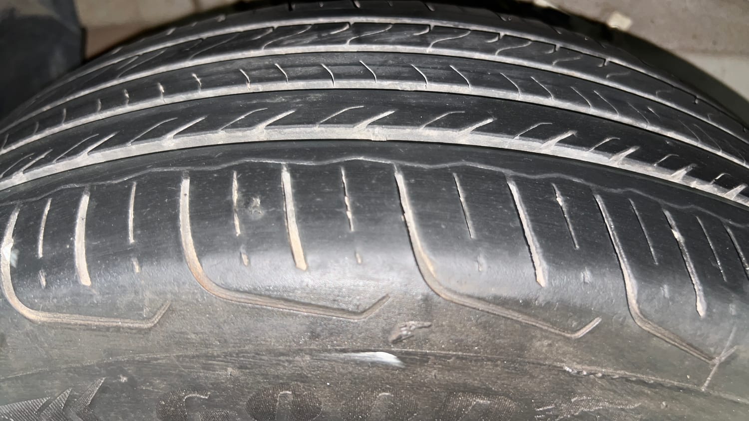 Used 2024 Tata Nexon Pure 1.2 Revotron Petrol 6MT Petrol Manual tyres RIGHT REAR TYRE TREAD VIEW