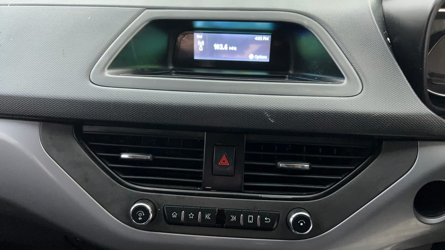Used 2020 Tata Nexon XMA Petrol Petrol Automatic top_features Integrated (in-dash) music system