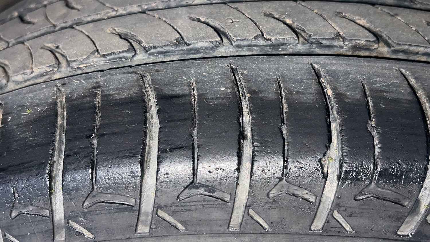 Used 2018 Hyundai Elite i20 Asta 1.2 Petrol Manual tyres RIGHT FRONT TYRE TREAD VIEW