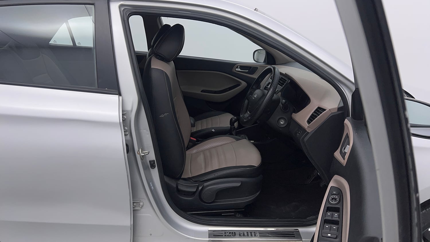 Used 2018 Hyundai Elite i20 Asta 1.2 Petrol Manual interior RIGHT SIDE FRONT DOOR CABIN VIEW