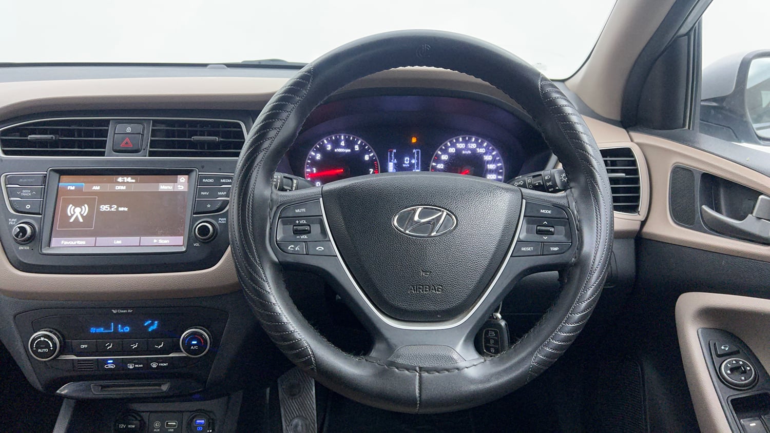 Used 2018 Hyundai Elite i20 Asta 1.2 Petrol Manual interior STEERING VIEW