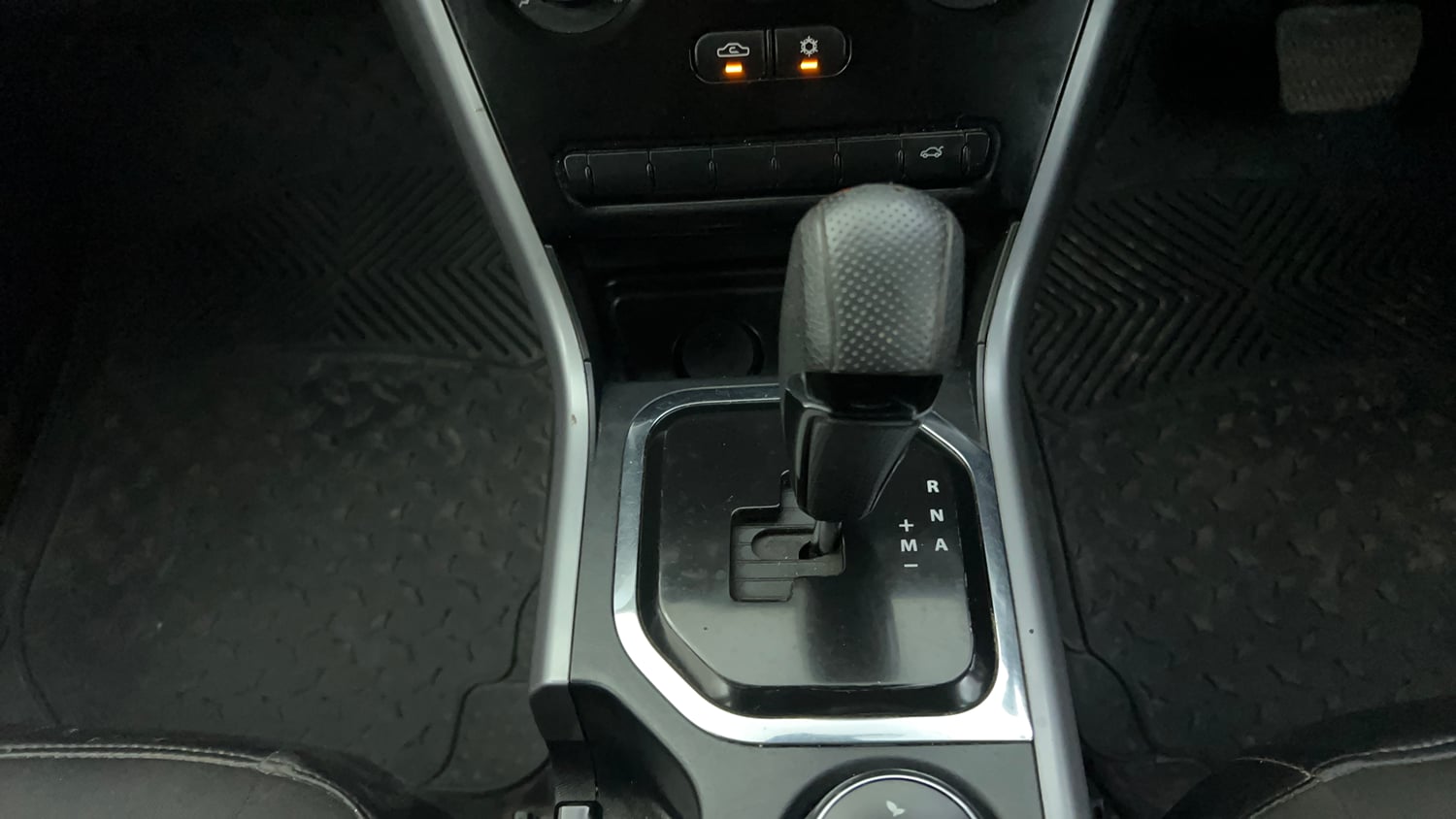 Used 2020 Tata Nexon XMA Petrol Petrol Automatic interior GEAR  KNOB VIEW