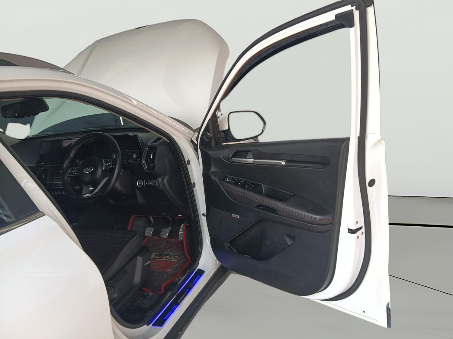 Used 2020 Kia Sonet GTX Plus 1.5 Diesel Manual interior RIGHT FRONT DOOR OPEN VIEW