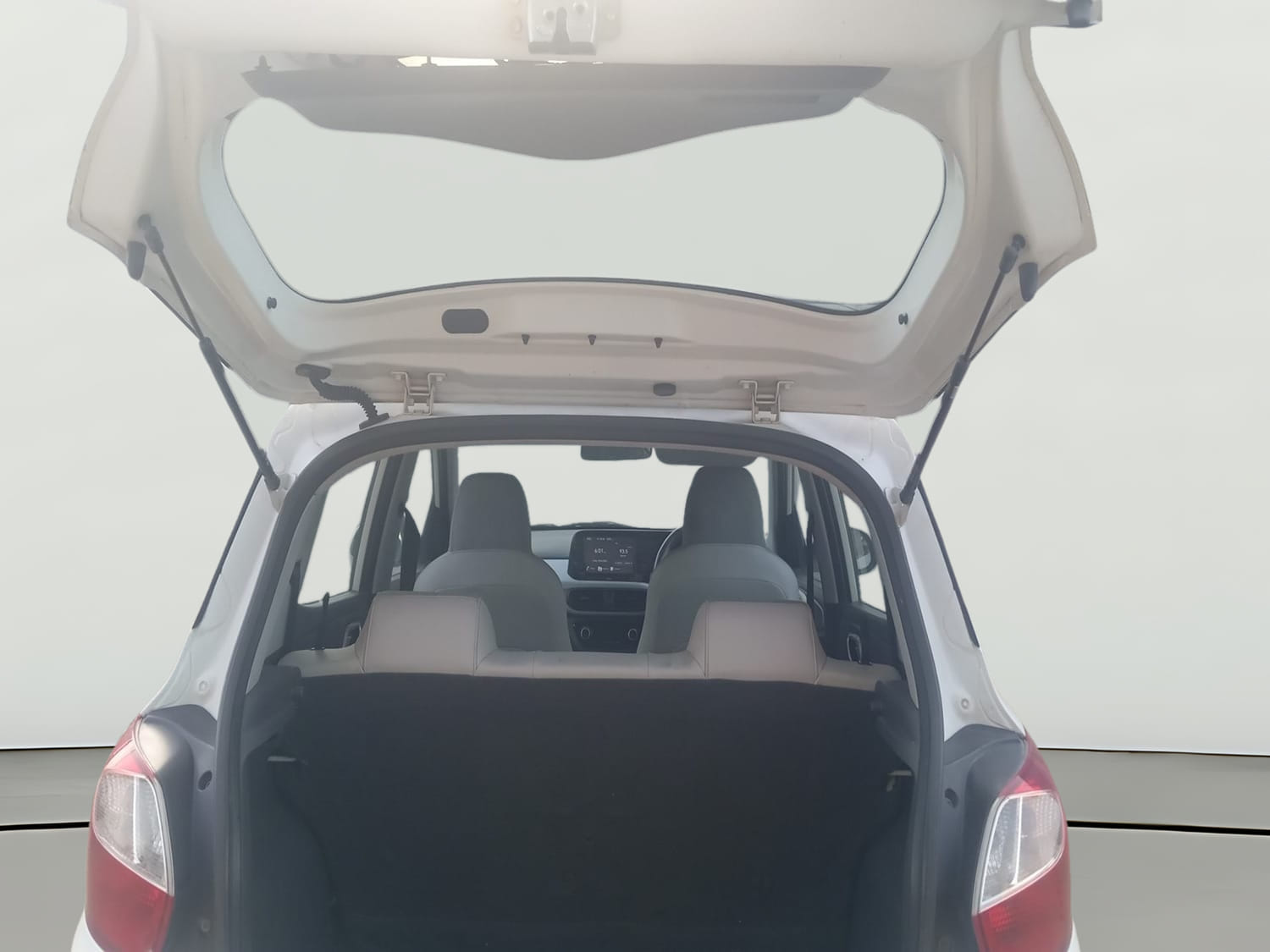 Used 2020 Hyundai Grand i10 Nios Sportz AMT 1.2 Kappa VTVT Petrol Automatic interior DICKY DOOR OPEN VIEW