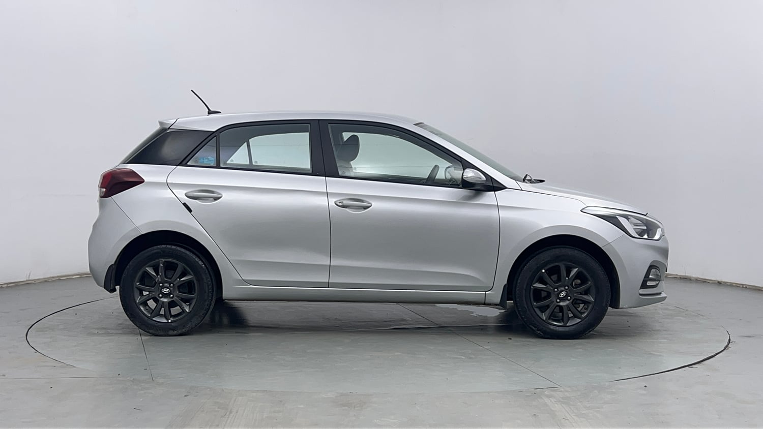 Used 2018 Hyundai Elite i20 Asta 1.2 Petrol Manual exterior RIGHT SIDE VIEW