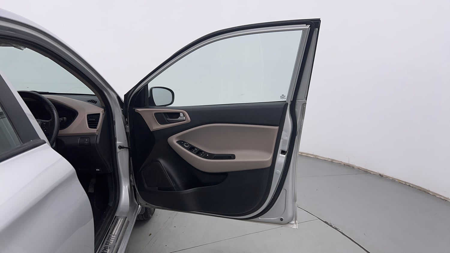 Used 2018 Hyundai Elite i20 Asta 1.2 Petrol Manual interior RIGHT FRONT DOOR OPEN VIEW