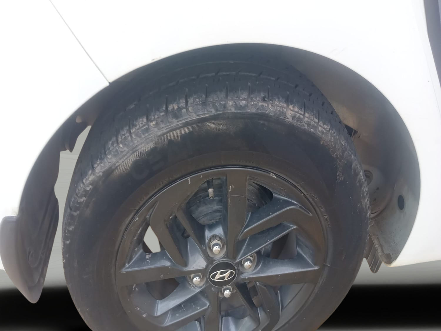 Used 2020 Hyundai Grand i10 Nios Sportz AMT 1.2 Kappa VTVT Petrol Automatic tyres RIGHT REAR TYRE RIM VIEW