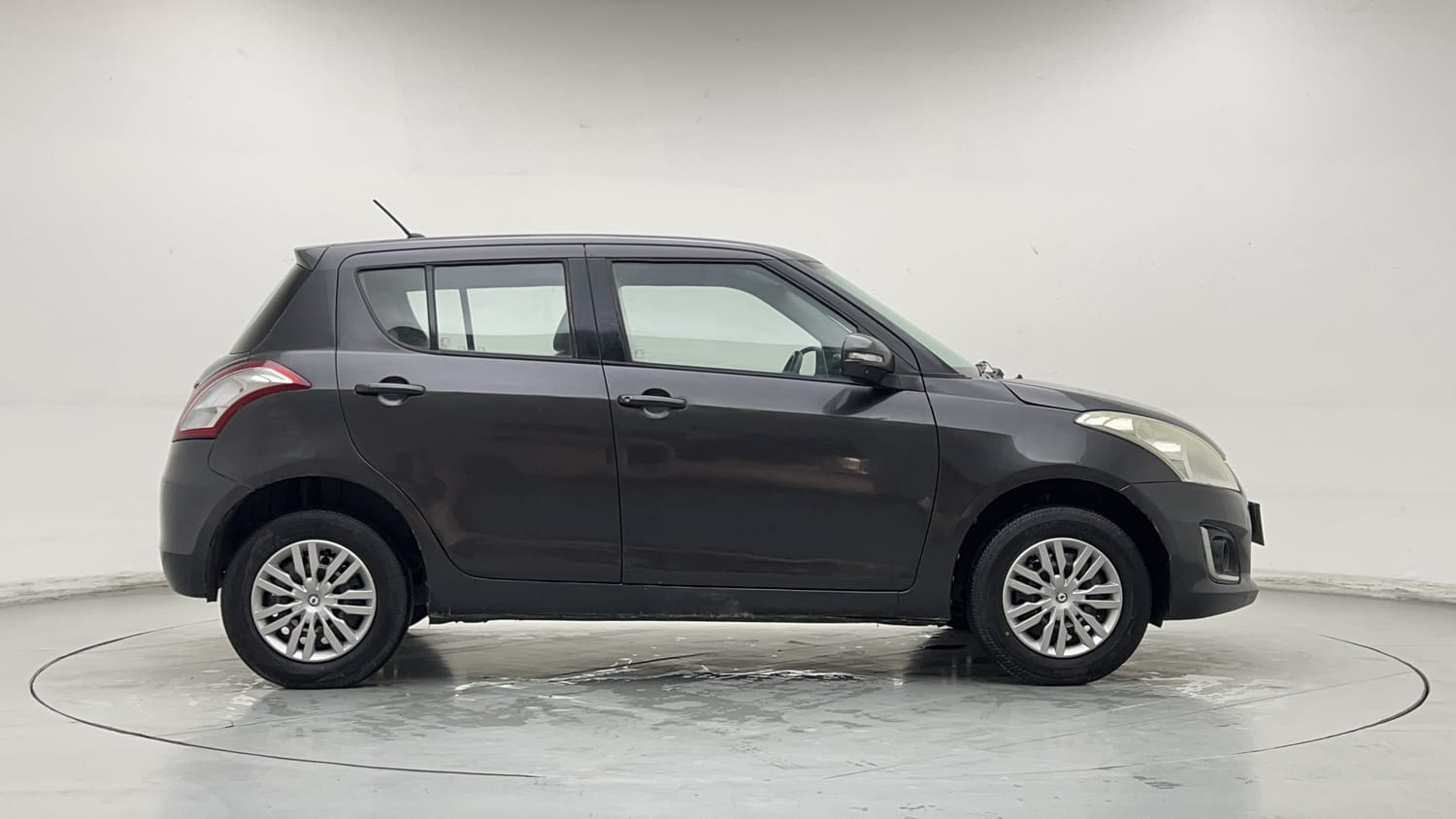 Used 2015 Maruti Suzuki Swift VXi Petrol Manual exterior RIGHT SIDE VIEW