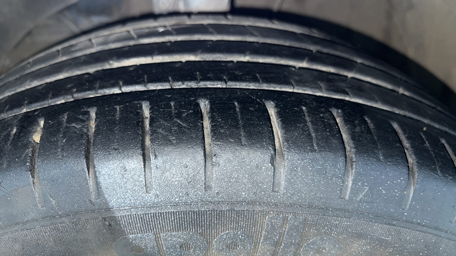 Used 2021 Maruti Suzuki Baleno Zeta Automatic Petrol Automatic tyres LEFT FRONT TYRE TREAD VIEW