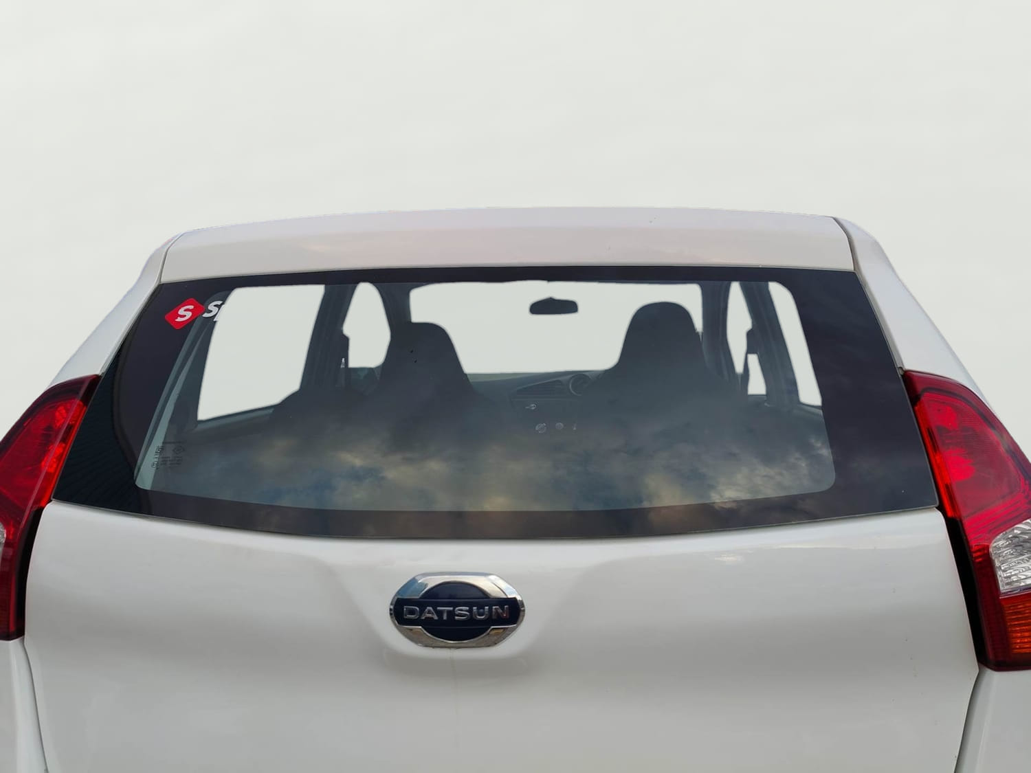 Used 2020 Datsun Redi-GO A Petrol Manual exterior BACK WINDSHIELD VIEW
