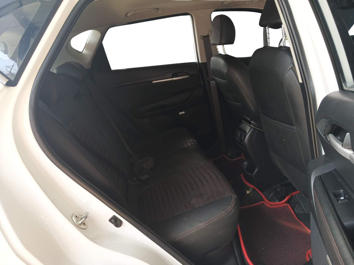 Used 2020 Kia Sonet GTX Plus 1.5 Diesel Manual interior RIGHT SIDE REAR DOOR CABIN VIEW