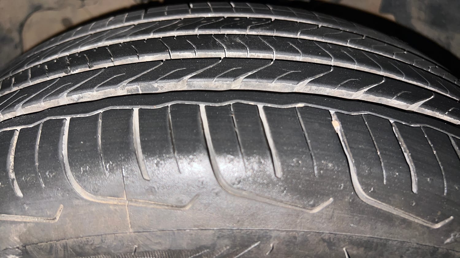 Used 2024 Tata Nexon Pure 1.2 Revotron Petrol 6MT Petrol Manual tyres LEFT FRONT TYRE TREAD VIEW