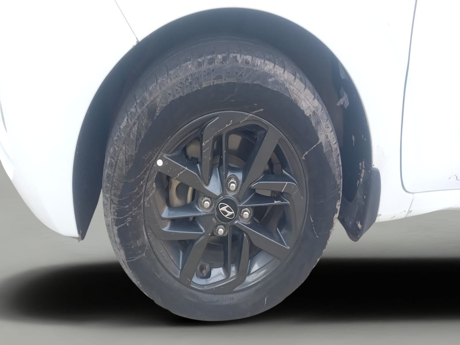 Used 2020 Hyundai Grand i10 Nios Sportz AMT 1.2 Kappa VTVT Petrol Automatic tyres LEFT FRONT TYRE RIM VIEW