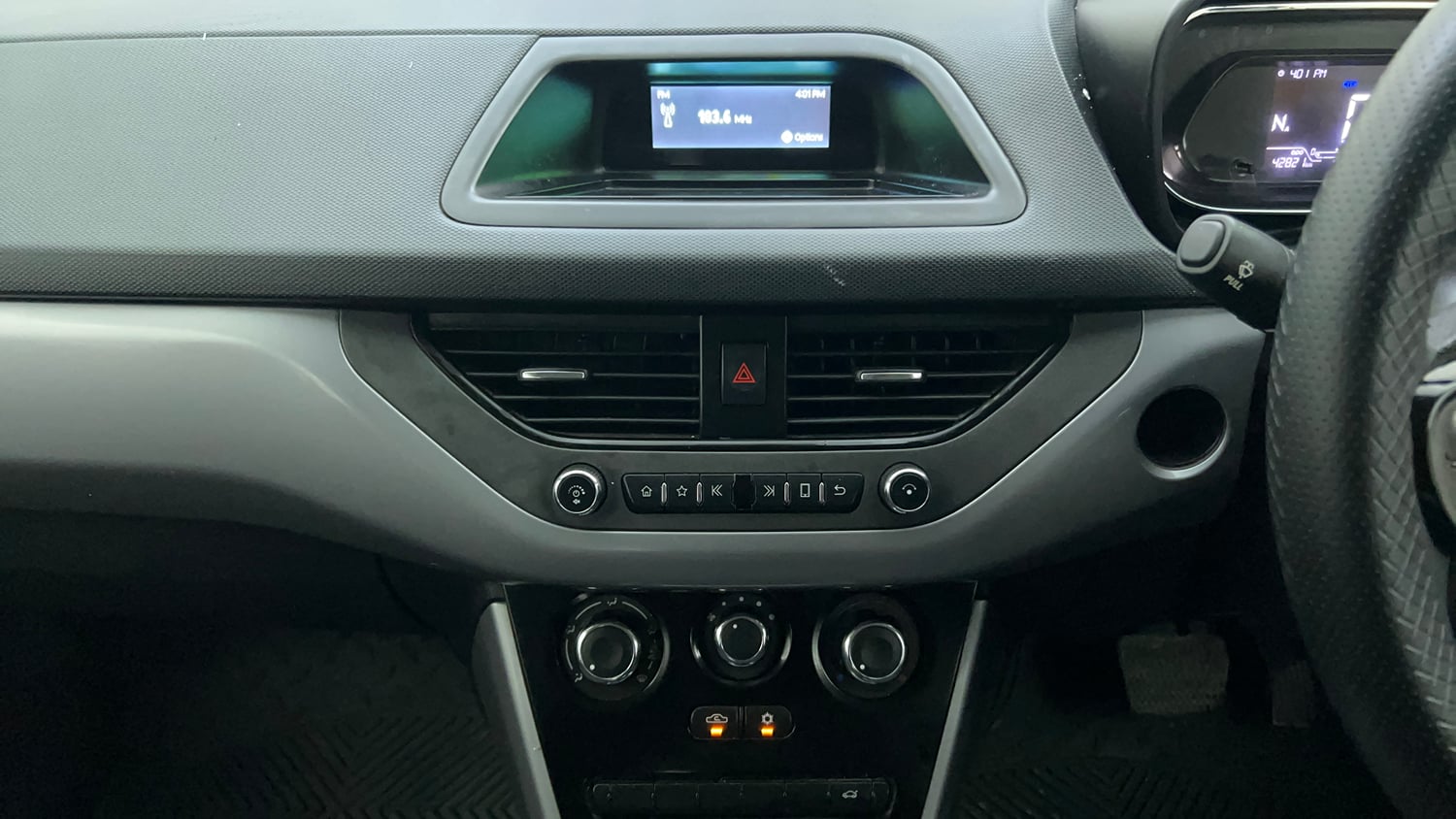 Used 2020 Tata Nexon XMA Petrol Petrol Automatic interior MUSIC SYSTEM & AC CONTROL VIEW