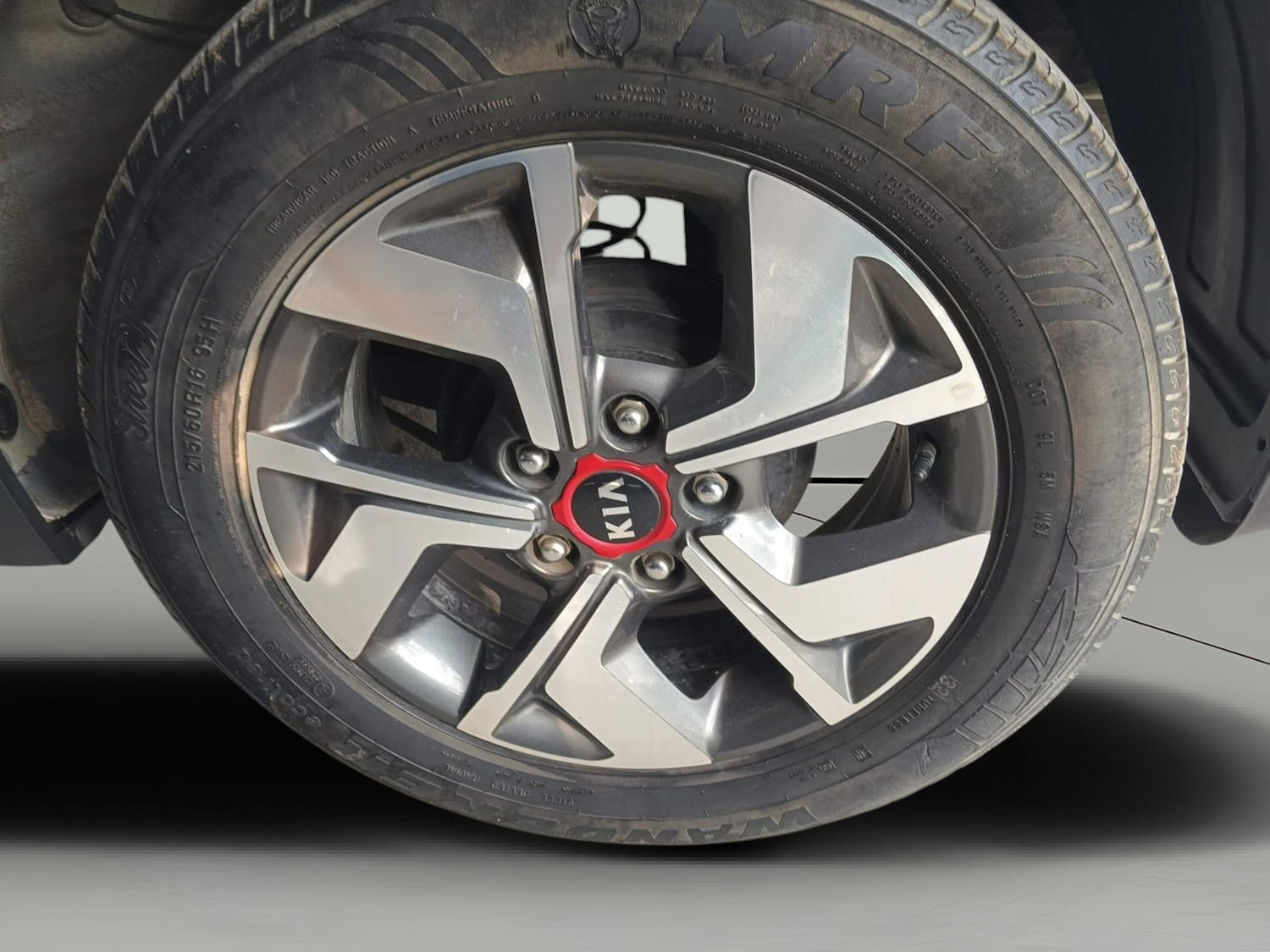 Used 2020 Kia Sonet GTX Plus 1.5 Diesel Manual tyres LEFT REAR TYRE RIM VIEW