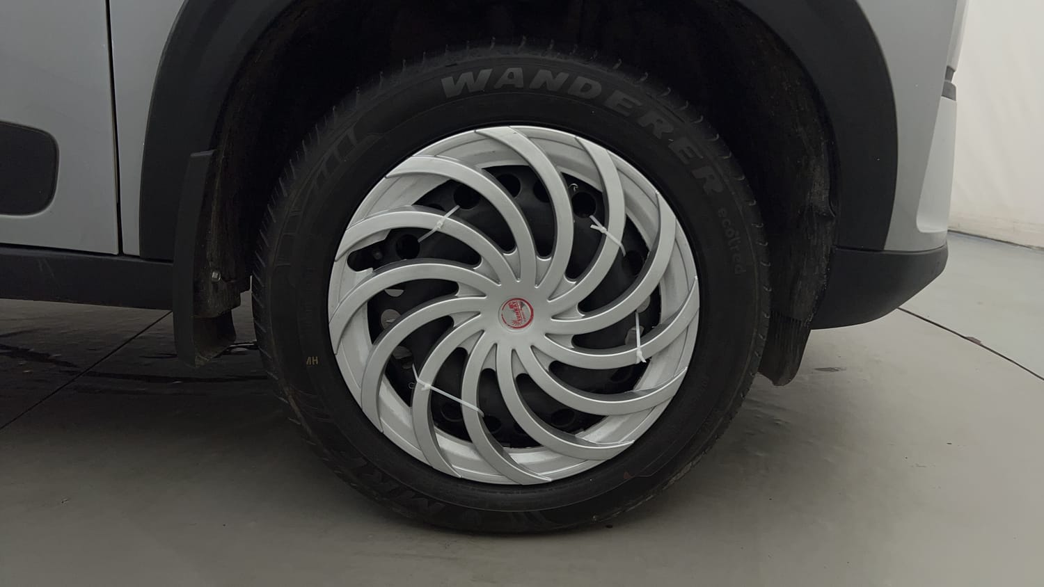 Used 2024 Tata Nexon Pure 1.2 Revotron Petrol 6MT Petrol Manual tyres RIGHT FRONT TYRE RIM VIEW