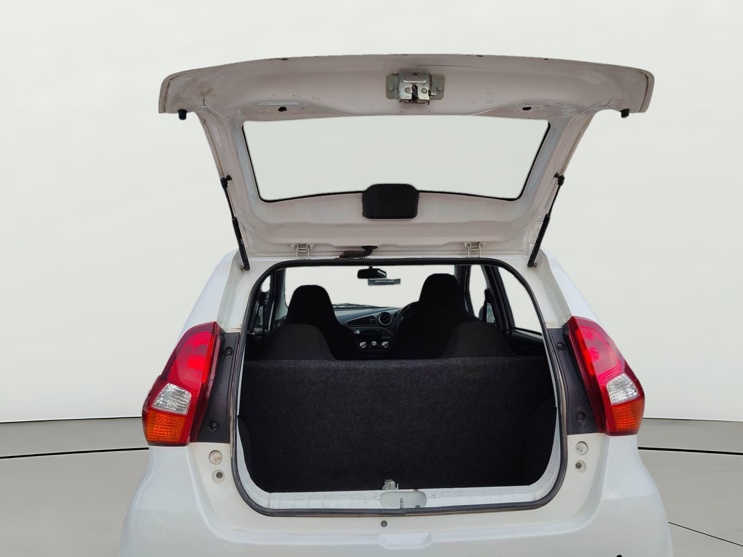 Used 2020 Datsun Redi-GO A Petrol Manual interior DICKY DOOR OPEN VIEW